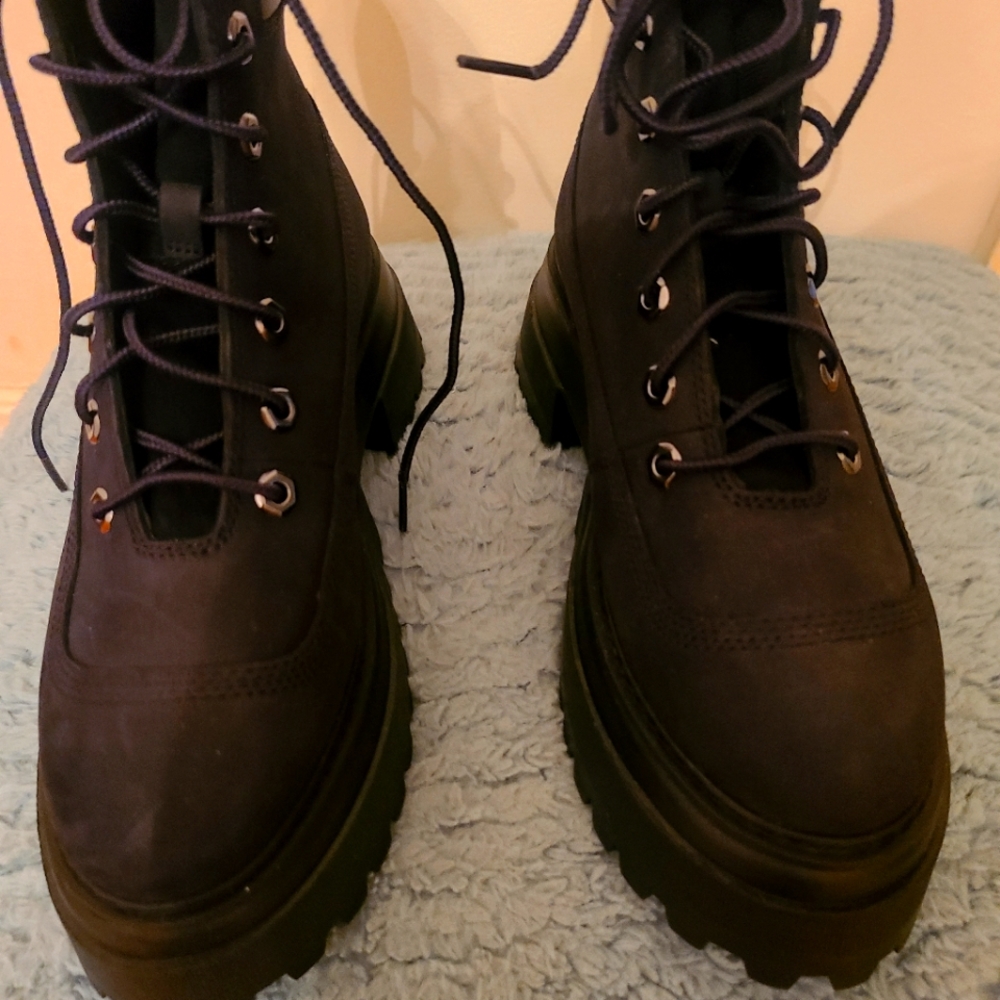 TIMBERLAND BOOTS